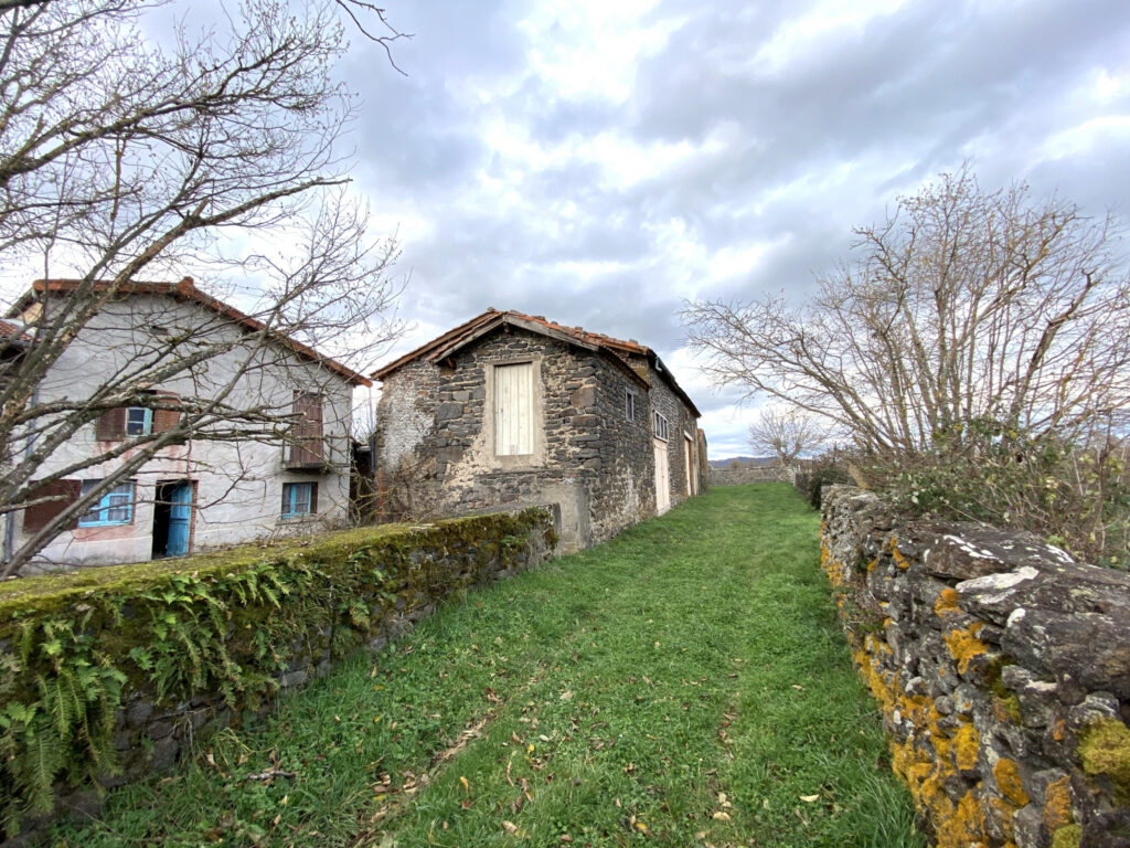 CORPS DE FERME à RENOVER