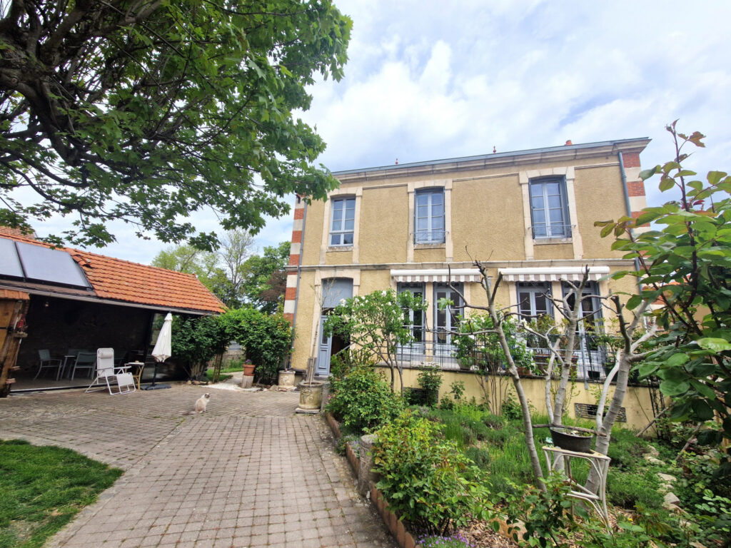 Ancienne école rénové en Maison Familiale