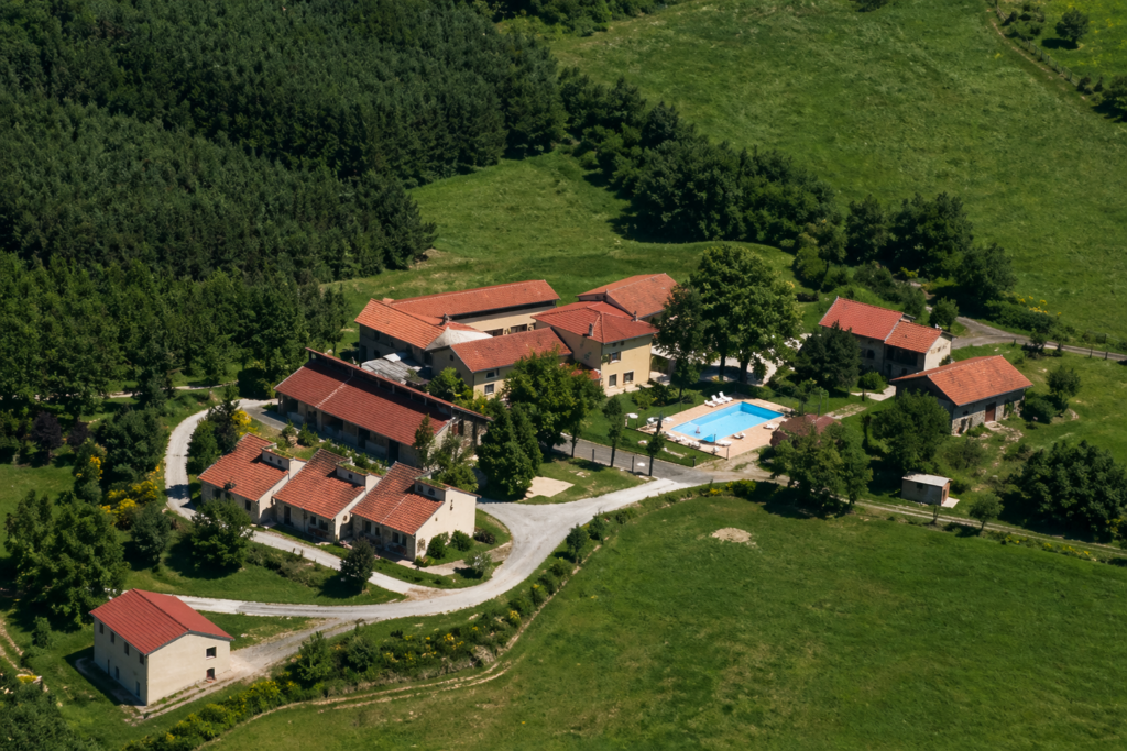 Maison 1635 m² · à La Chapelle-Geneste · 1 635 m² · 770 000 €