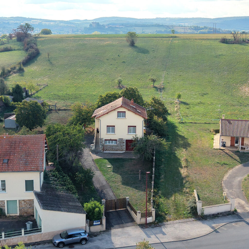 Maison 6 pièces 142 m² · à Brioude · 142 m² · 239 000 €